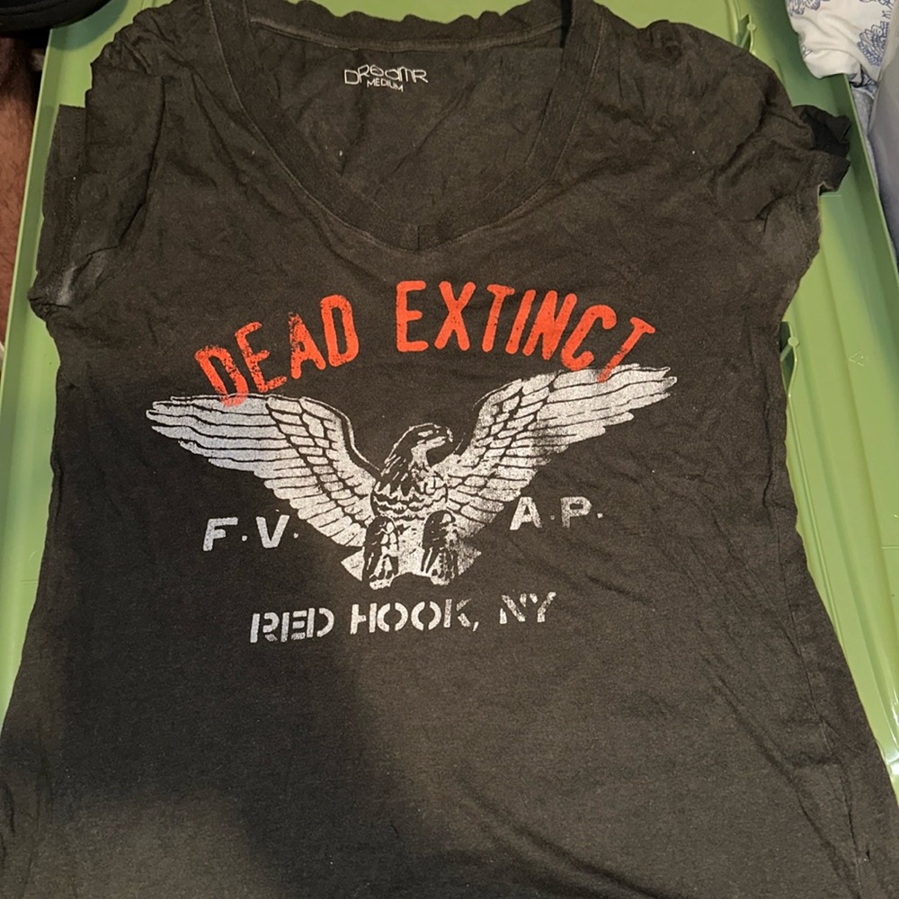 Dreamr dead extinct tshirt